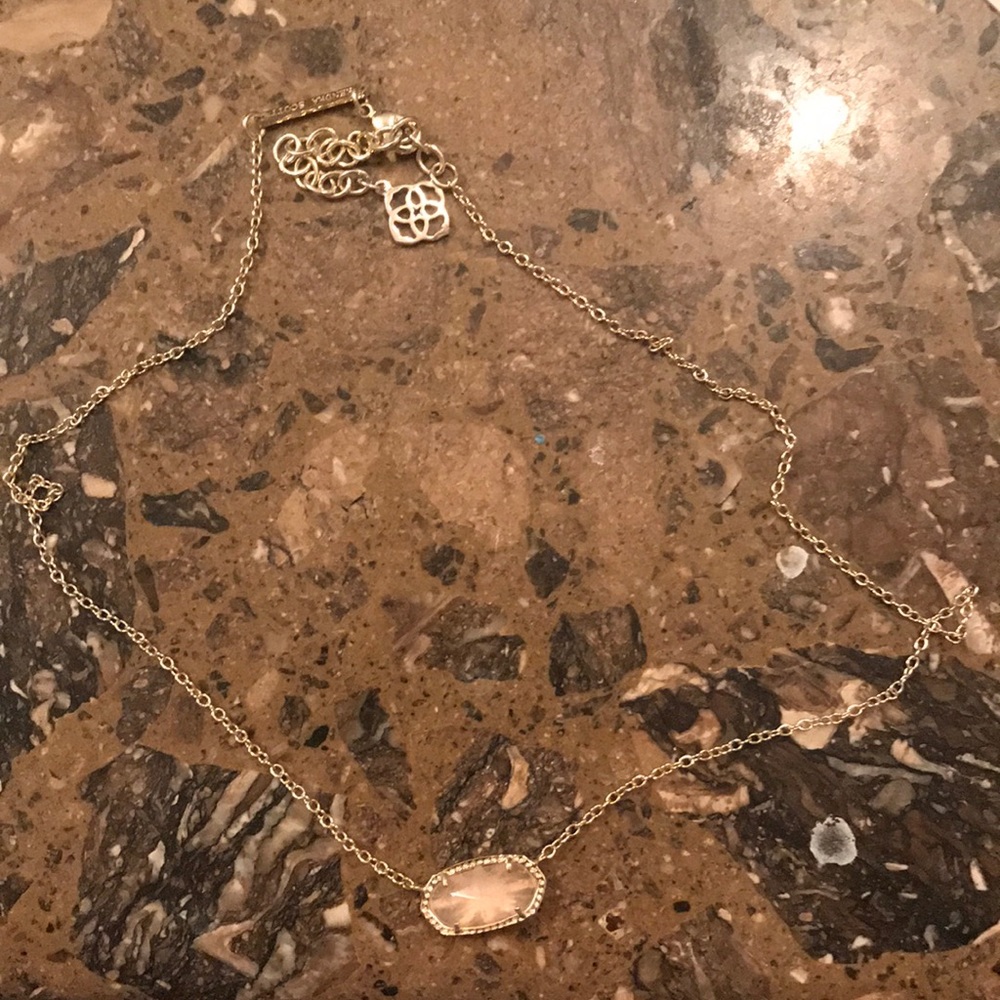 Kendra Scott necklace